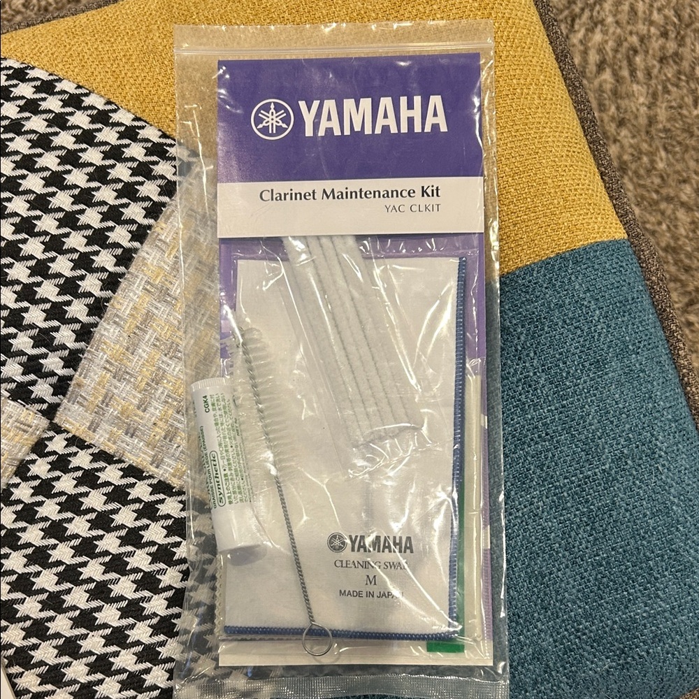 Yamaha Clarinet Essentials Kit with Juno Reeds - Picture 2 of 8